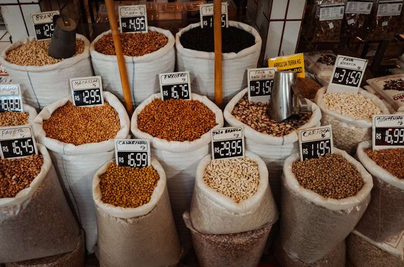 Explora os alimentos ricos em magnésio e o papel crucial deste mineral na função muscular e produção de energia. Descobre as melhores fontes para a tua dieta.