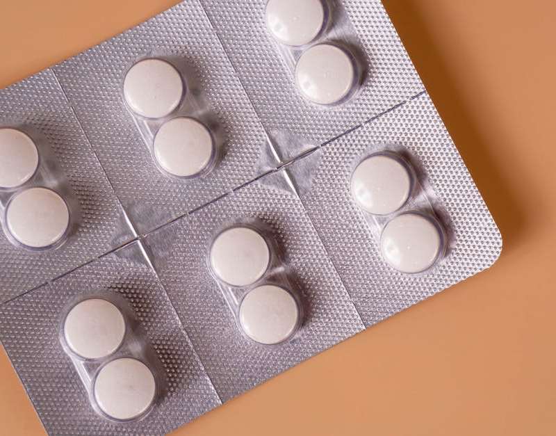 A aspirina, cujo nome genérico é ácido acetilsalicílico, é um dos fármacos mais antigos e amplamente utilizados a nível mundial. Descoberta na sua forma pu…