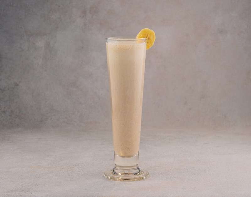 Descubra os benefícios do batido de banana para a sua saúde e bem-estar. Obtenha também a receita para um batido delicioso e nutritivo, ideal para refeições ou lanches.