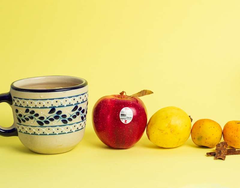 Descubra os benefícios do chá de maçã para a sua saúde. Este artigo explica as propriedades nutritivas e antioxidantes que o tornam uma ótima escolha.