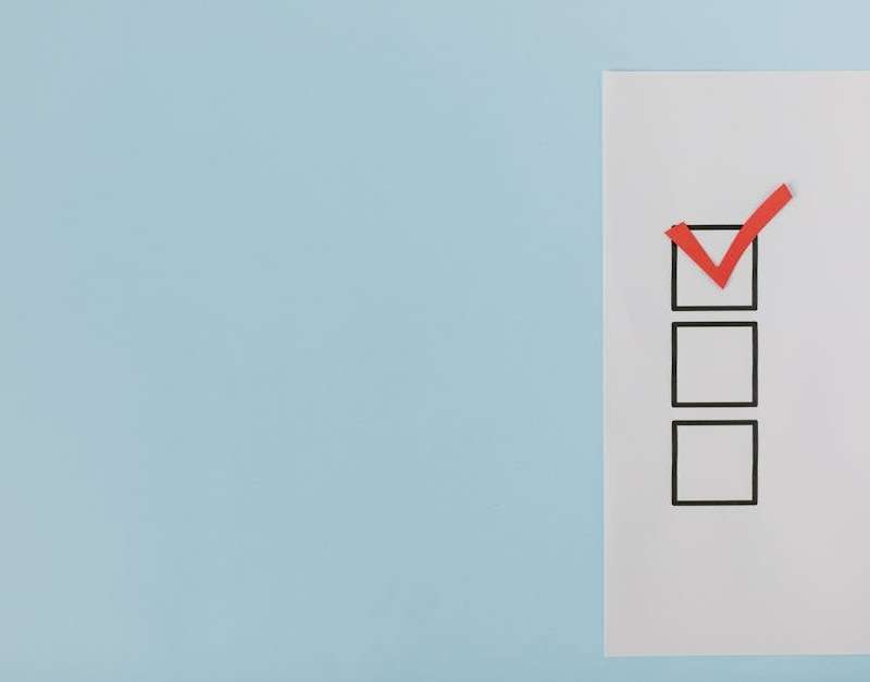 Descubra o check-list de saúde anual essencial, com exames e cuidados preventivos adaptados para cada faixa etária. Mantenha a sua saúde em dia.