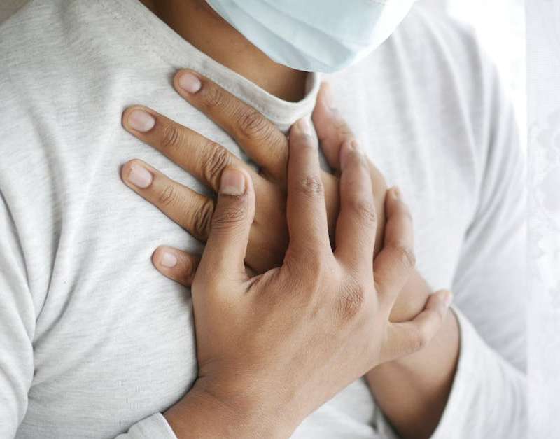 A dor no peito é um sintoma comum e, muitas vezes, alarmante, que pode ter diversas origens, desde condições benignas a situações de emergência médica. Dad…