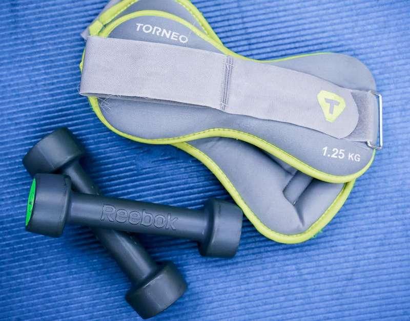 Conheça os equipamentos para perder peso ideais para o seu treino em casa. Otimize os resultados e mantenha a forma de forma prática e segura.