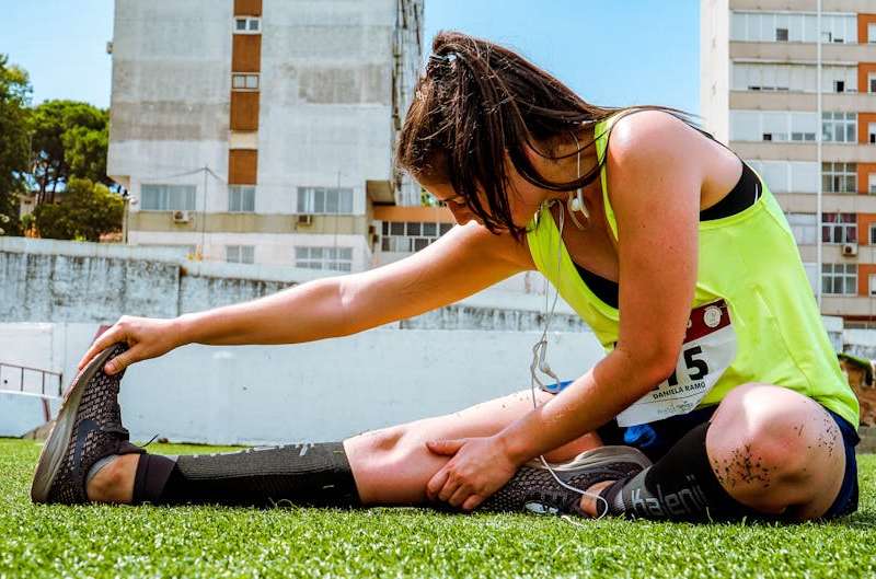Saiba como evitar lesões desportivas com estas dicas práticas de prevenção. Proteja o seu corpo e continue ativo nos treinos.