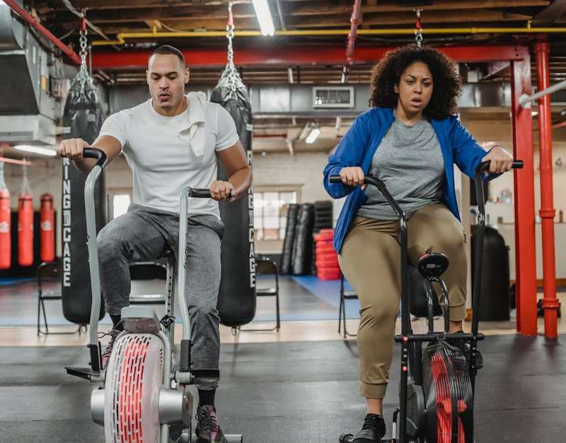Saiba como os exercícios para saúde cardiovascular fortalecem o seu coração. Encontre guias práticos e seguros para melhorar a sua condição física geral.