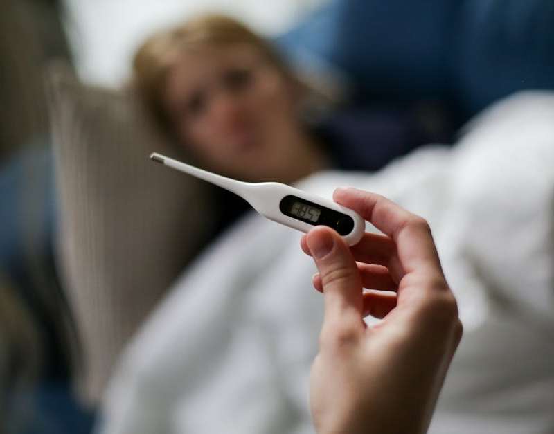 Ter febre é uma experiência comum na vida adulta, e embora frequentemente seja um sinal de que o corpo está a combater uma infeção, também pode gerar preoc…