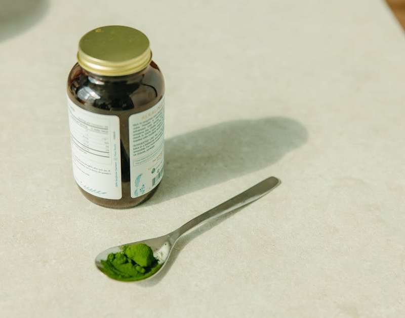 Análise ao Green Barley Plus: extrato de cevada verde + Garcinia Cambogia. Evidência, dosagens, segurança e alternativas.