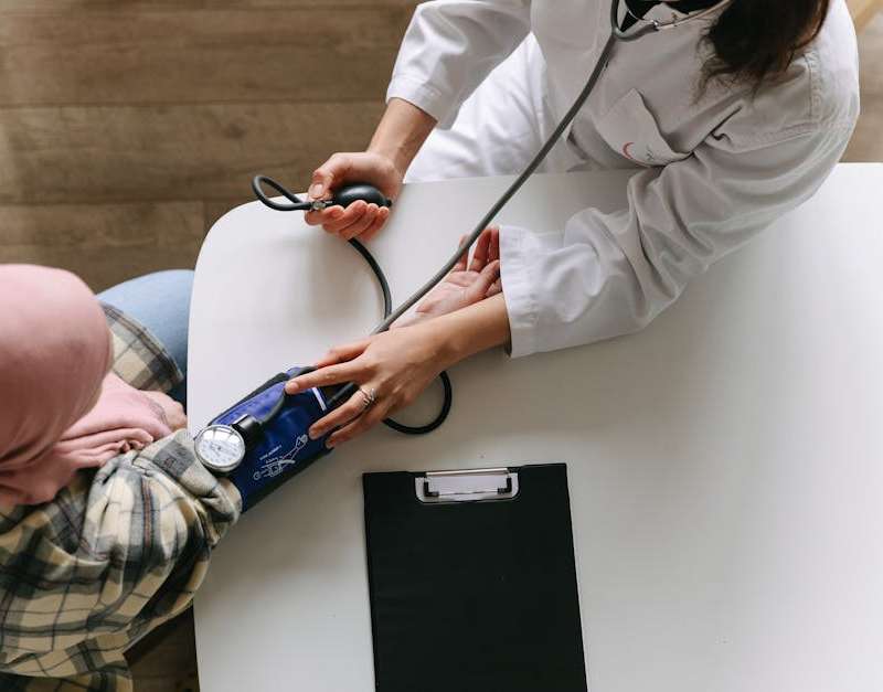 Saiba como os check-ups de prevenção de doenças ajudam a identificar problemas precocemente e a manter o bem-estar. Prioriza a tua saúde com exames regulares.
