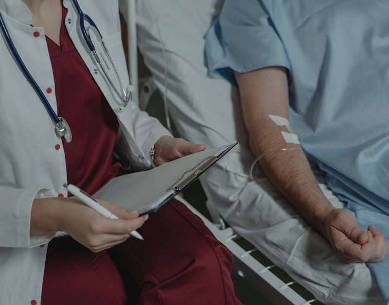 Saiba tudo sobre infecção urinária: as suas causas comuns, os sintomas a que deve estar atento e os tratamentos mais eficazes. Proteja a sua saúde.