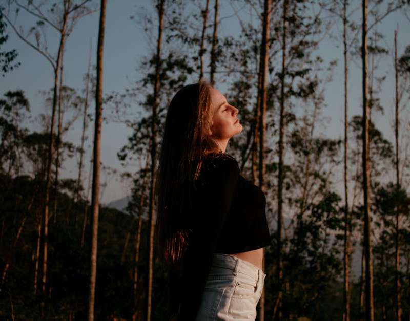 Descobre estratégias eficazes para lidar com ansiedade naturalmente. O bem-estar mental é possível sem depender de medicamentos. Informa-te sobre técnicas.