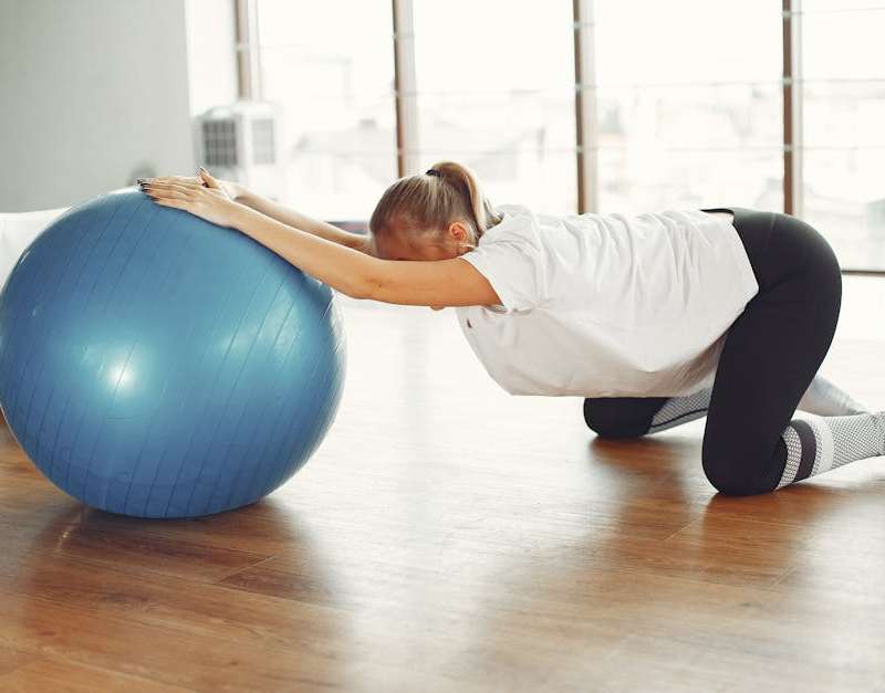 Descubra os 10 melhores exercícios para pós-parto, com rotinas seguras e eficazes. Ajudamos-te a recuperar o teu corpo após a gravidez de forma saudável.
