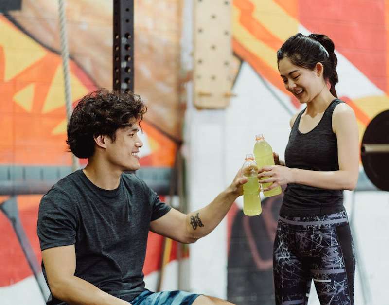 Análise da Impact BCAA 2:1:1 da MyProtein: 5g de BCAAs com 2,5g de leucina, evidência científica, quando faz sentido e comparação com EAAs e whey.