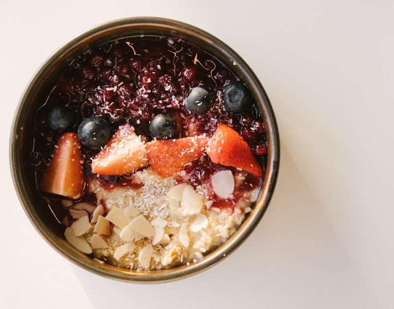 Conheça deliciosas receitas aveia pequeno-almoço para uma primeira refeição nutritiva e energética. Descubra opções práticas e saudáveis.