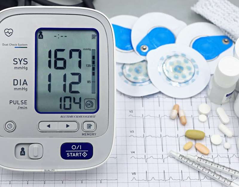A tensão arterial é um indicador fundamental da saúde cardiovascular, refletindo a força com que o sangue empurra as paredes das artérias enquanto o coraçã…