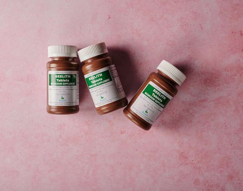 Thyrolin é um suplemento para a tiroide com iodo, selénio e zinco. Ingredientes, evidência, contraindicações e veredito honesto.
